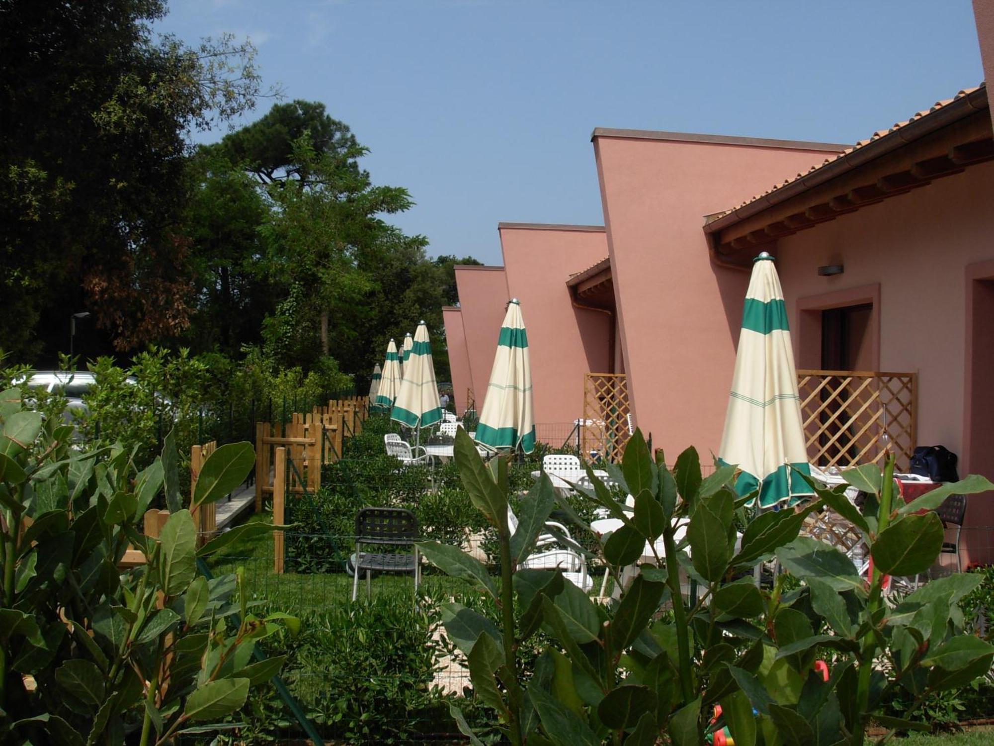 Miramare Resort Tirrenia Εξωτερικό φωτογραφία